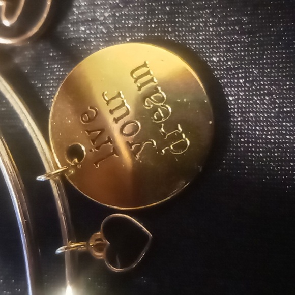 Inspirational bangle bracelets expandable gold tone with heart charms - Picture 4 of 5